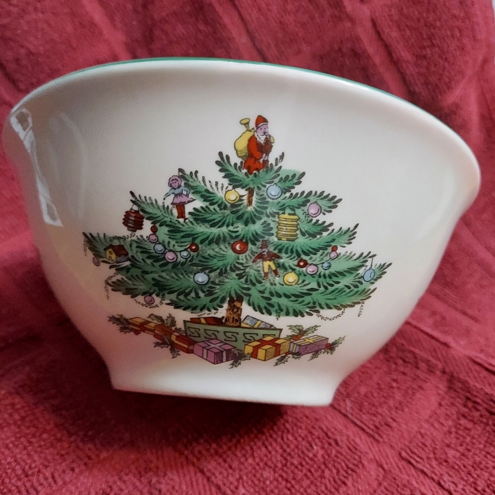 Spode England Christmas Tree Nut Bowl S3324 Holly Green Rim Santa 5.5" X 2.5"